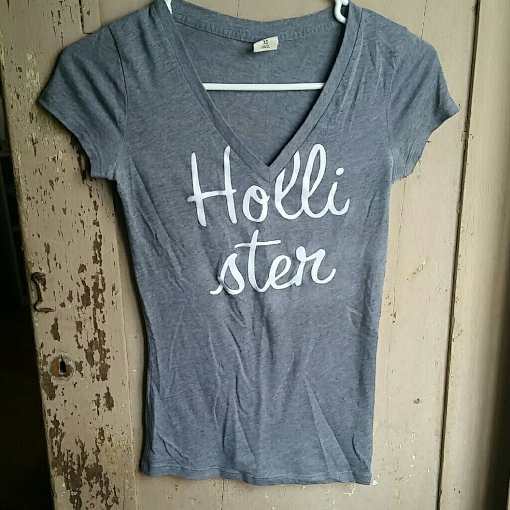 Hollister tee